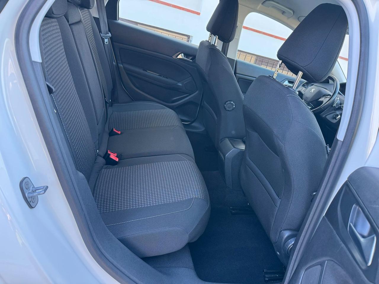 Peugeot 308 HDi AZIENDALE Cambio Automatico