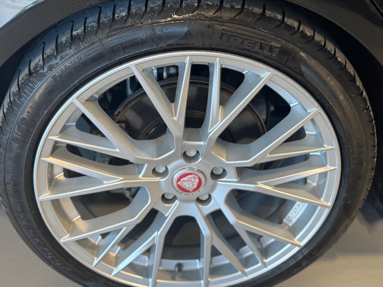 Jaguar XE 2.0 D Turbo aut. R-Sport Tetto , Euro 6 !