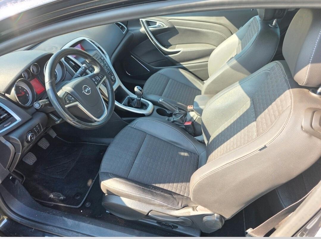 Opel Astra GTC 1.7 CDTI 110CV S&S 3 porte Cosmo