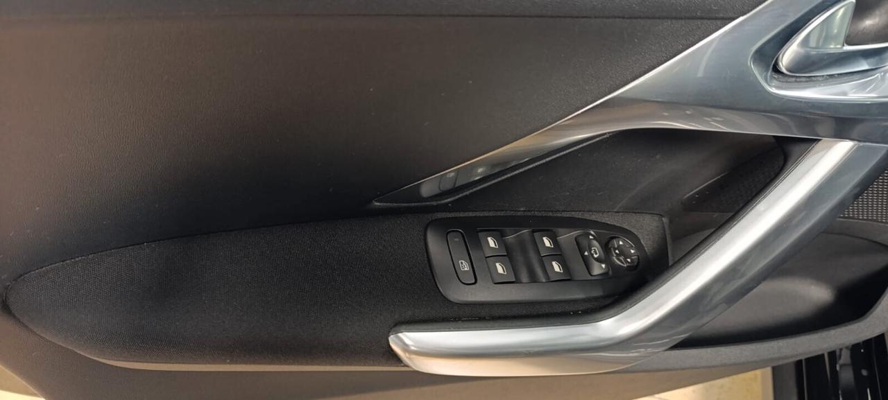 Peugeot 2008 BlueHDi 100 S&S Allure