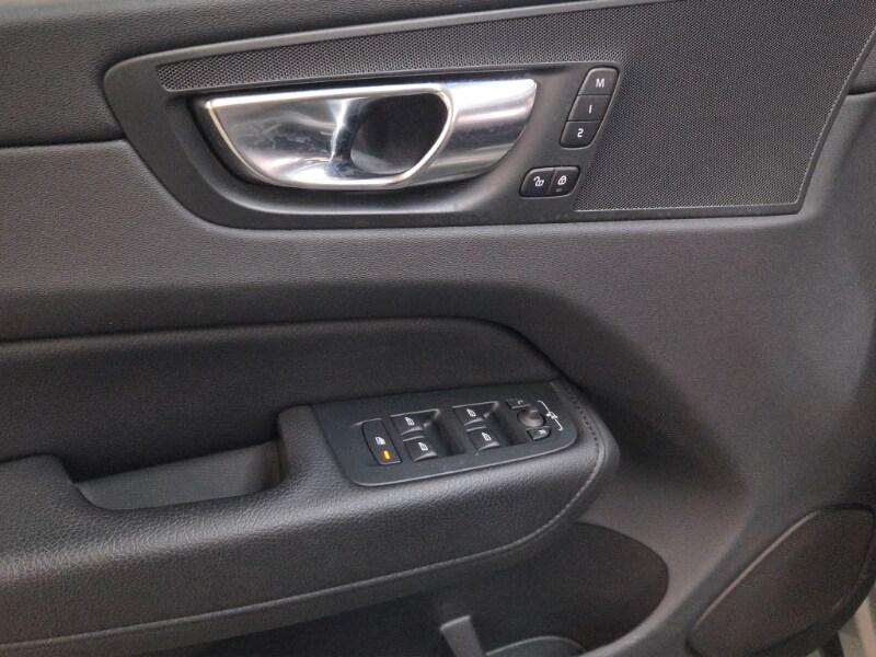 VOLVO XC60 (2017-->) XC60 B4 (d) automatico Plu...