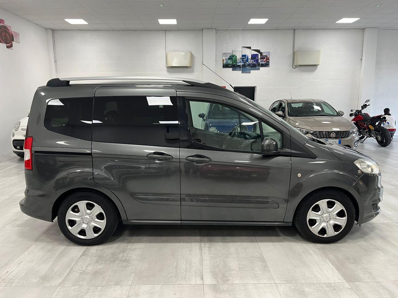 Ford Tourneo Courier 1.0 ECOBOOST