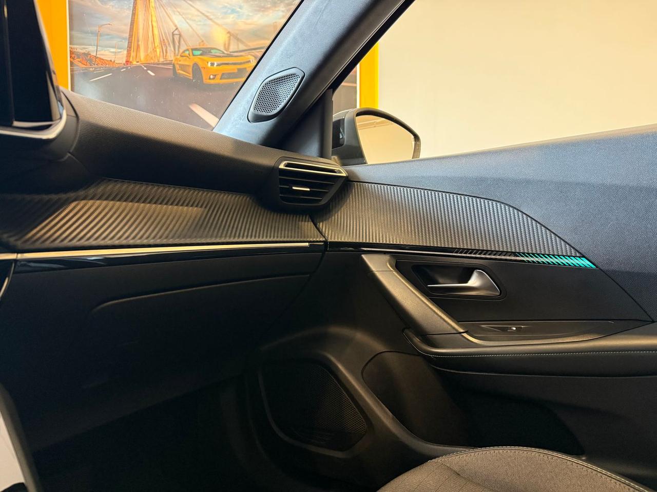 Peugeot 2008 Allure 1.2 PureTech 130 #8927