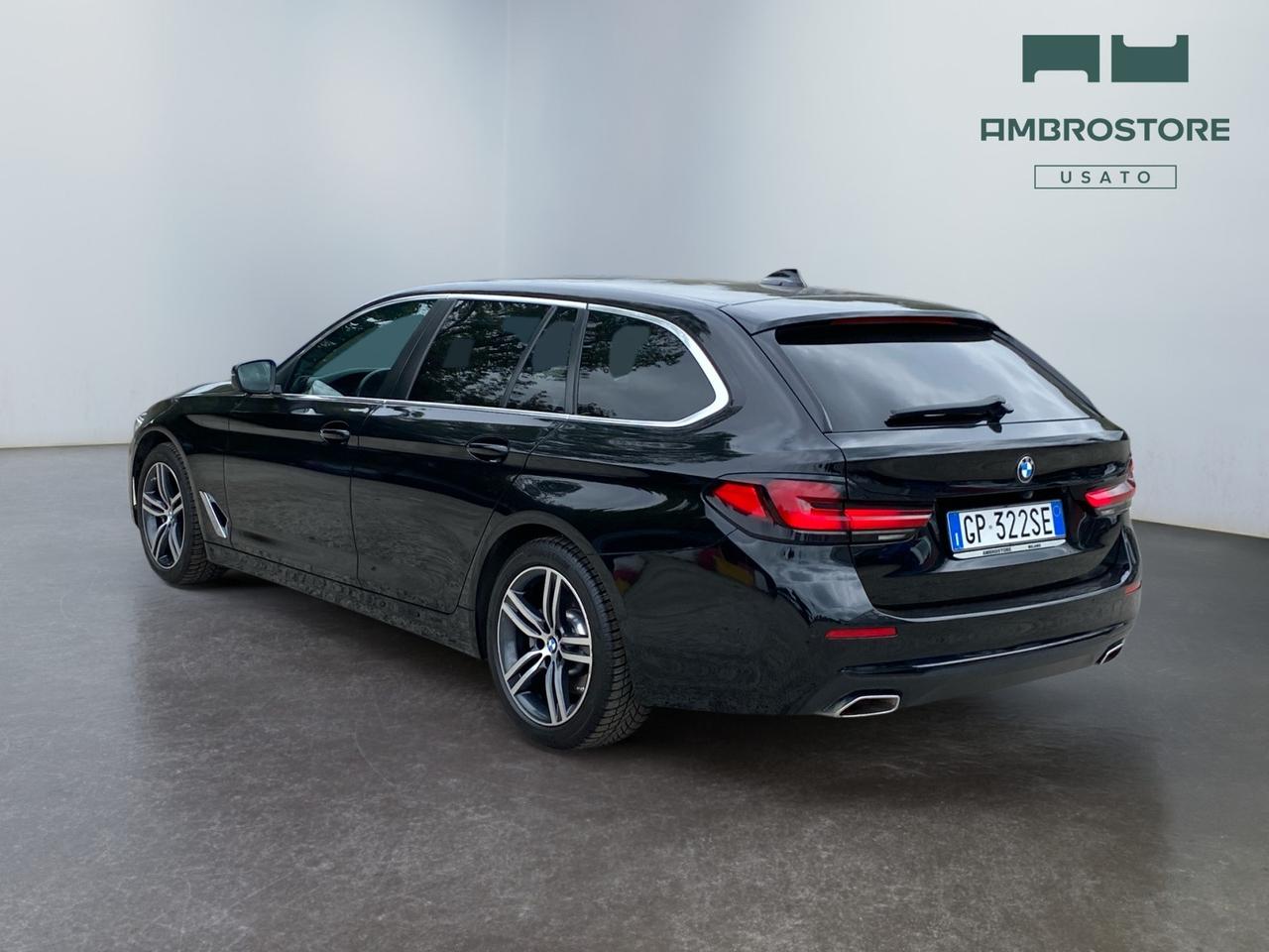 BMW Serie 5 G31 2020 Touring LCI - 520d Touring mhev 48V Luxury auto