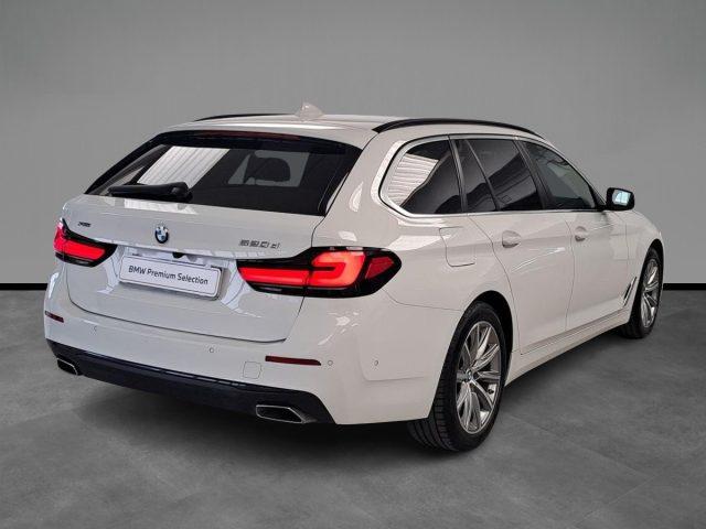 BMW 520 d 48V xDrive Touring Aut. + Tetto apr.