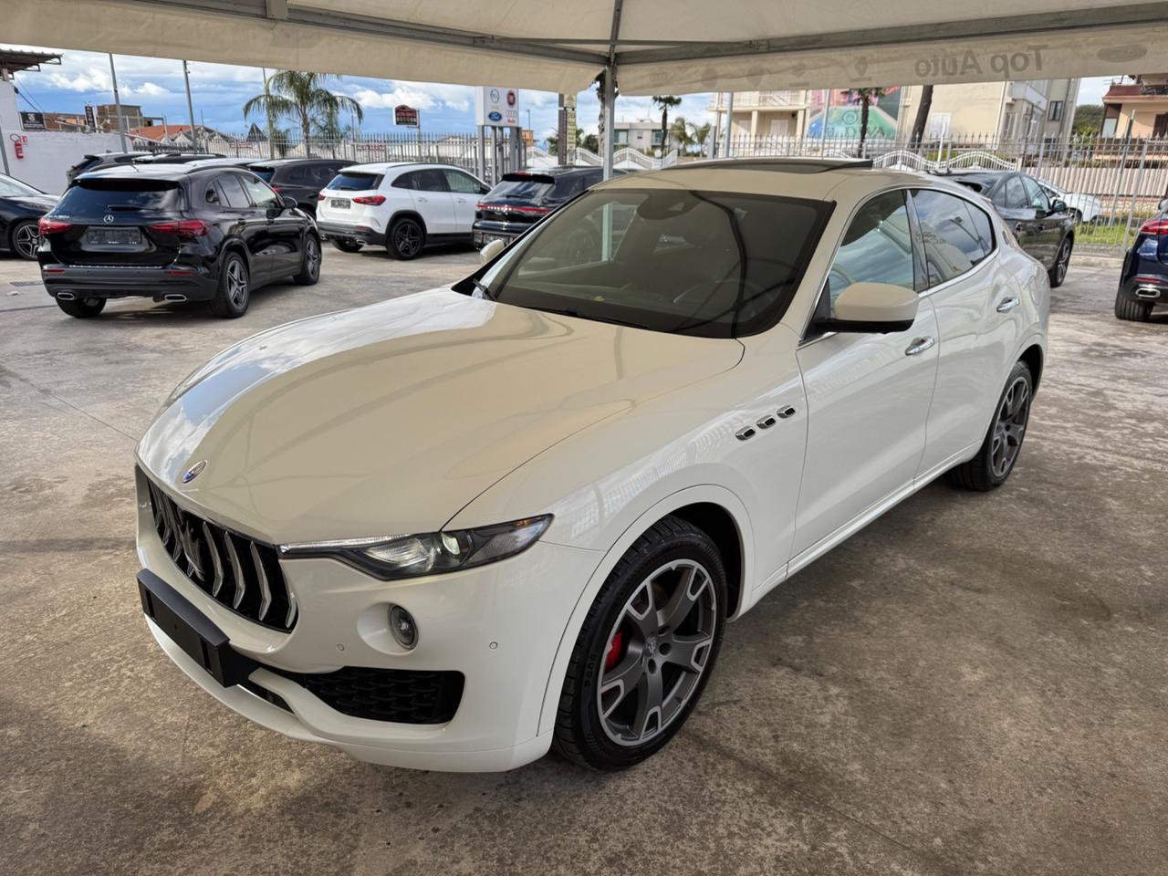 MASERATI LEVANTE V6 275 CV AWD GRANLUSSO / TETTO