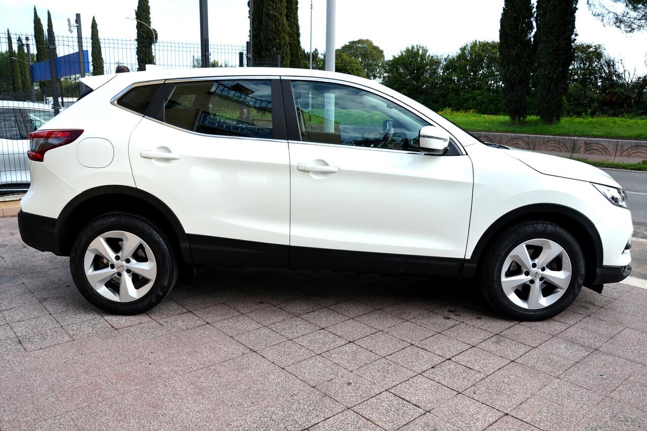 Nissan Qashqai 1.7 dCi 150CV 4WD AUTOM. *NAV-PDC-*PREZZO VERO**