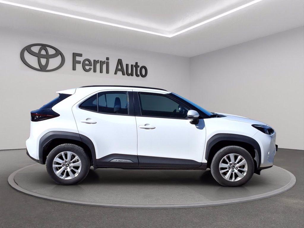 TOYOTA Yaris cross 1.5h active fwd 115cv e-cvt del 2025