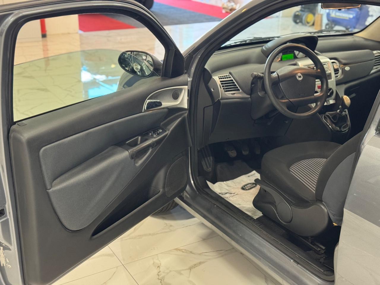 Lancia Ypsilon 1.2 Neopatentati