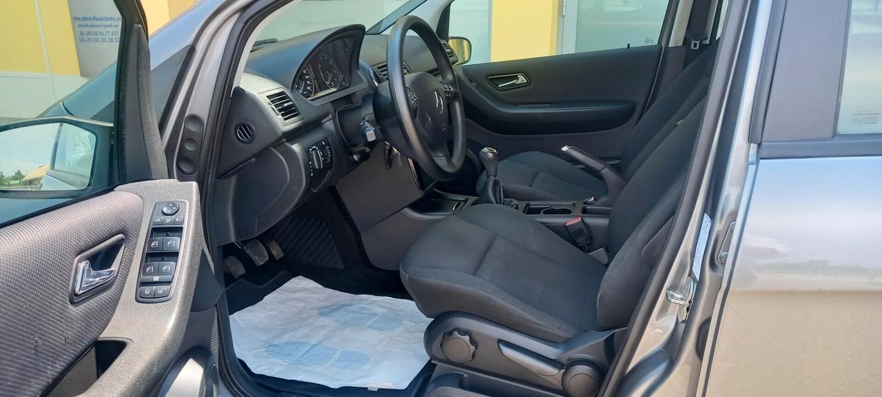 Mercedes-Benz Classe A 160 Benzina cc. 1.5 CV. 95 Cambio Manuale 5 Porte 5 Posti SOLO 89.575 KM. Utilizzabile anche per i Neopatentati.