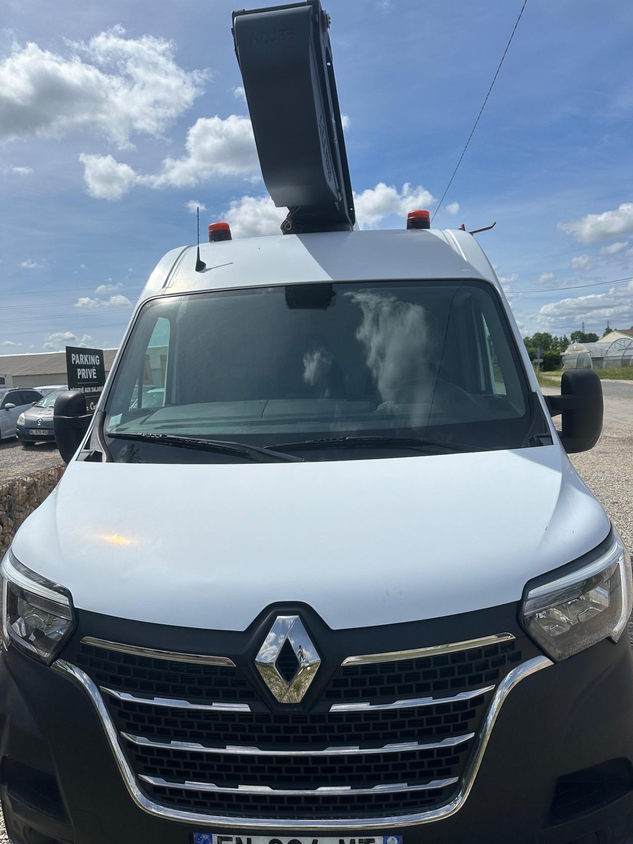 Renault master con piattaforma