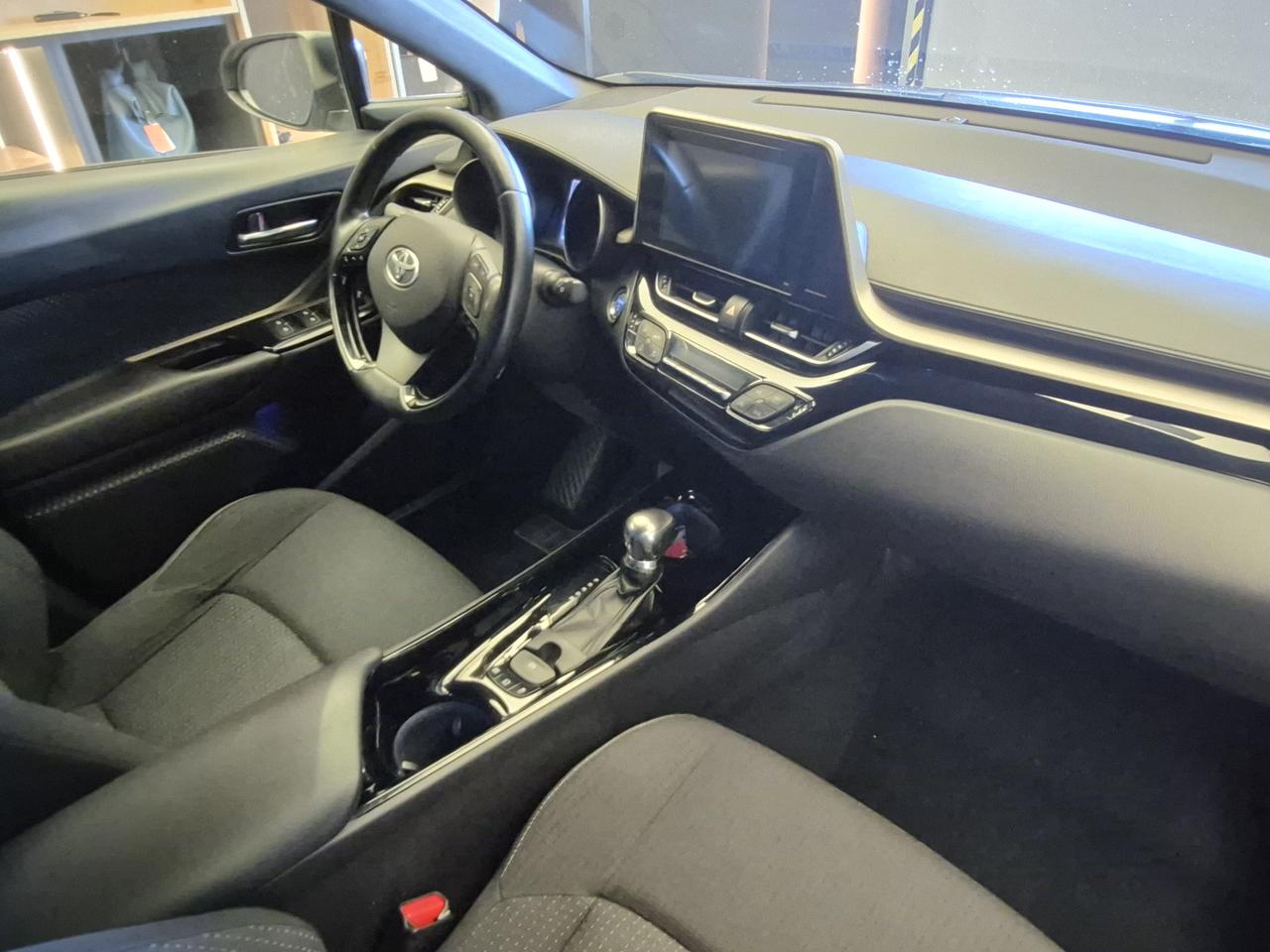 TOYOTA C-HR 1.8h Style 2wd e-cvt