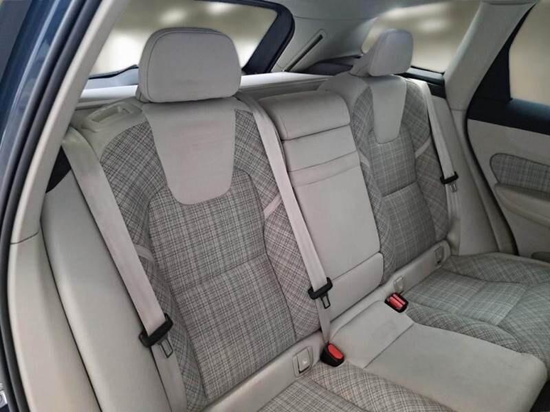 VOLVO XC60 (2017-->) XC60 B4 (d) automatico Core
