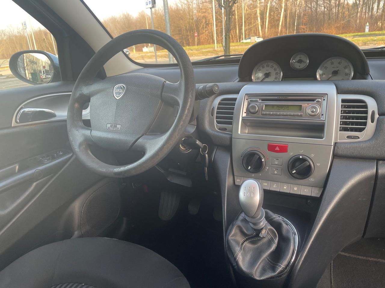 Lancia Ypsilon 1.2 *Neopatentati*doppio treno Gomme*