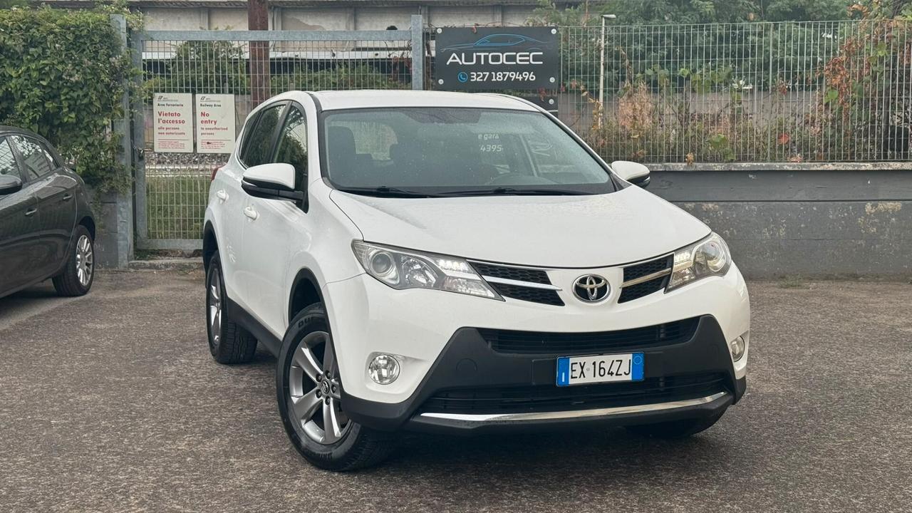 Toyota RAV 4 RAV4 2.0 D-4D 2WD Style White Ed.
