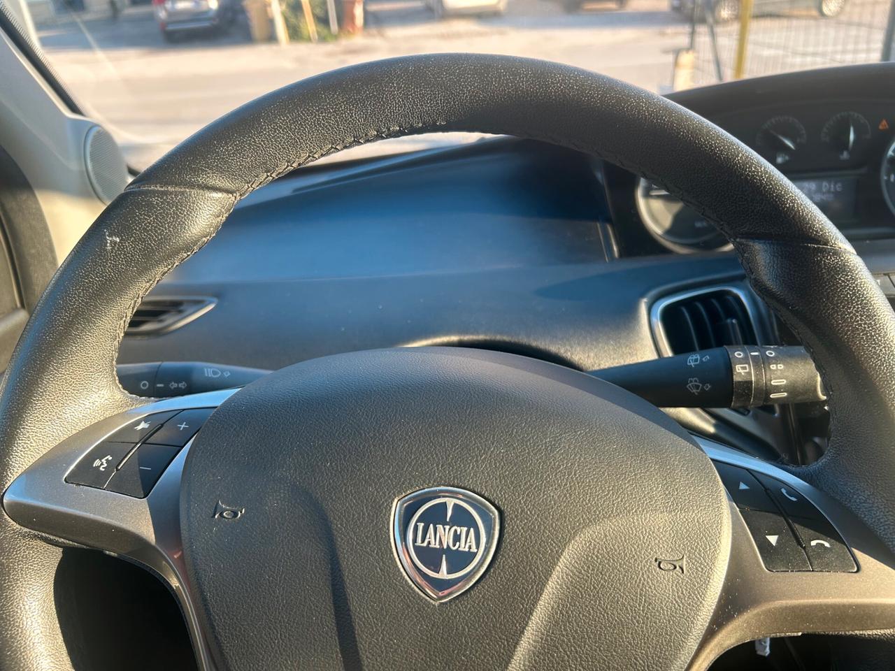 Lancia Ypsilon 1.2 69 CV 5 porte S&S Gold UNICO PROP