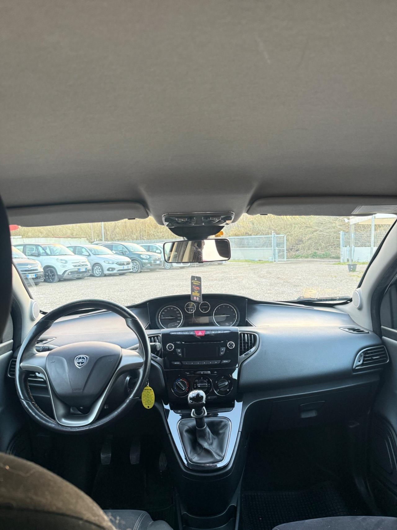 Lancia Ypsilon 1.2 69 CV 5 porte GPL Ecochic Silver