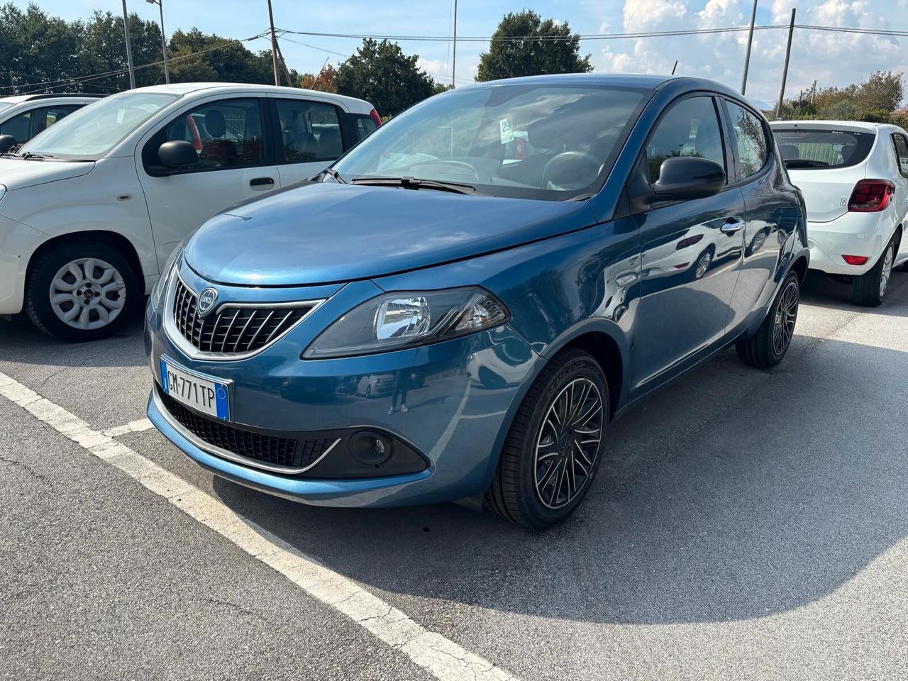 Lancia Ypsilon GOLD 1.0 HYBRID 5 porte - 2023