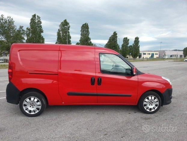 Fiat Doblo 1.4 T-Jet Nat.Pow. Maxi Lamierato SX