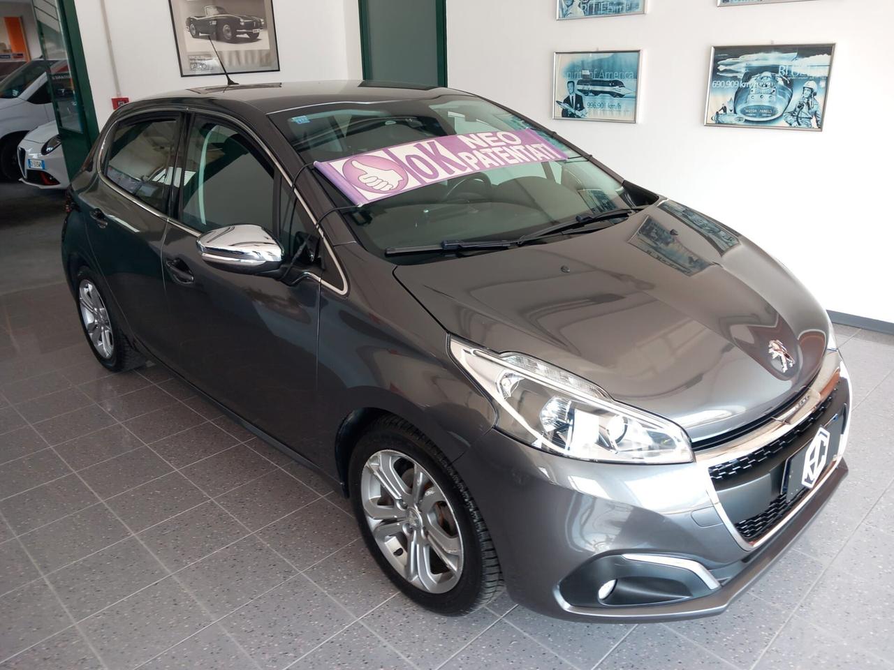 Peugeot 208 PureTech 82 Stop&Start 5 porte Signature