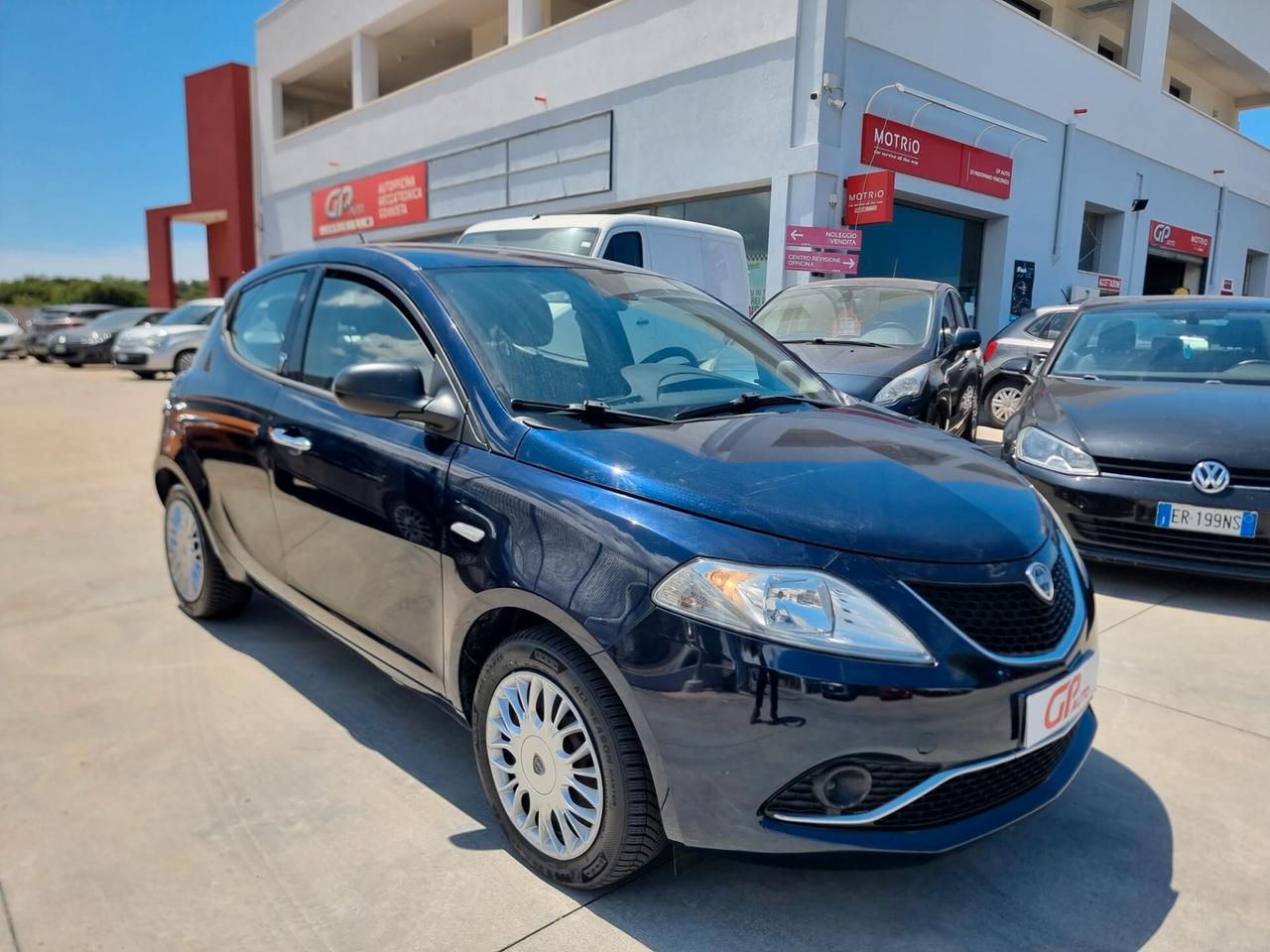 Lancia Ypsilon 1.2 69 CV 5 porte Silver KM 64000