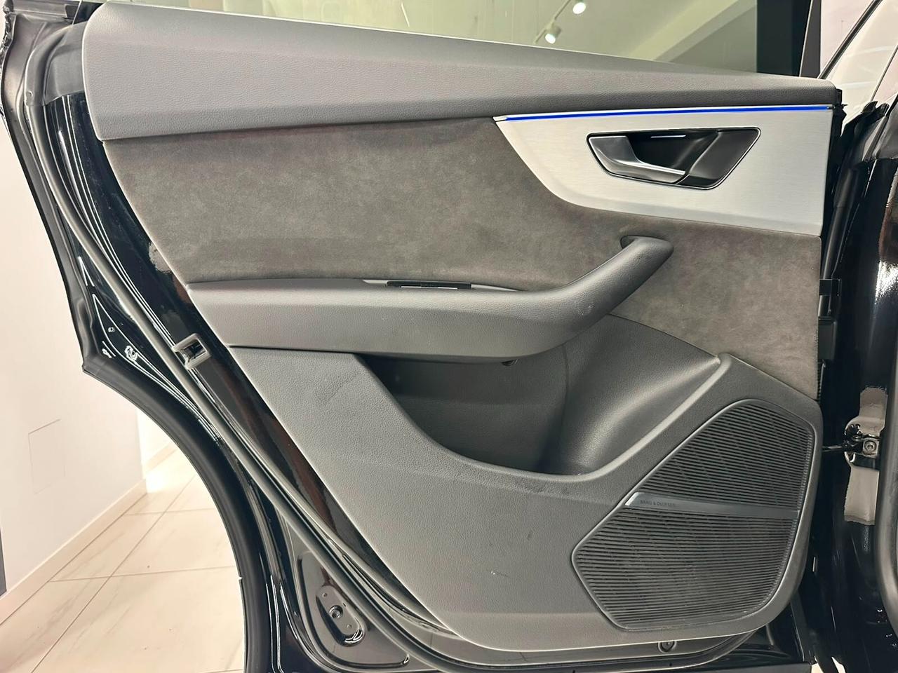 Audi Q8 50 TDI 286 CV quattro 3x S Line Full 2020
