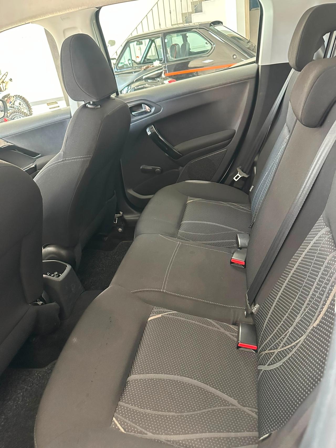 Peugeot 208 1.2 VTi 82 CV 5 porte Access