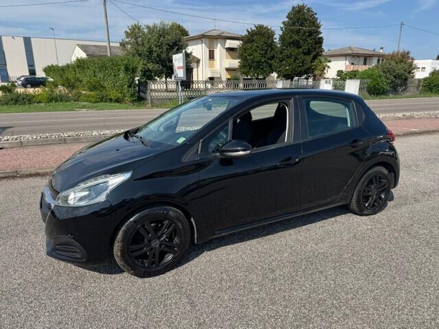 Peugeot 208 BlueHDi 75 5 porte Allure-OK NEOPATENTATI-GANCIO TRAINO