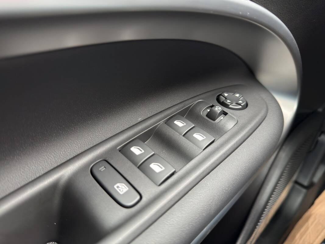 Jeep Avenger 1.2 t. e-hybr.mhev Summit edct6 CON TETTO APRIBILE