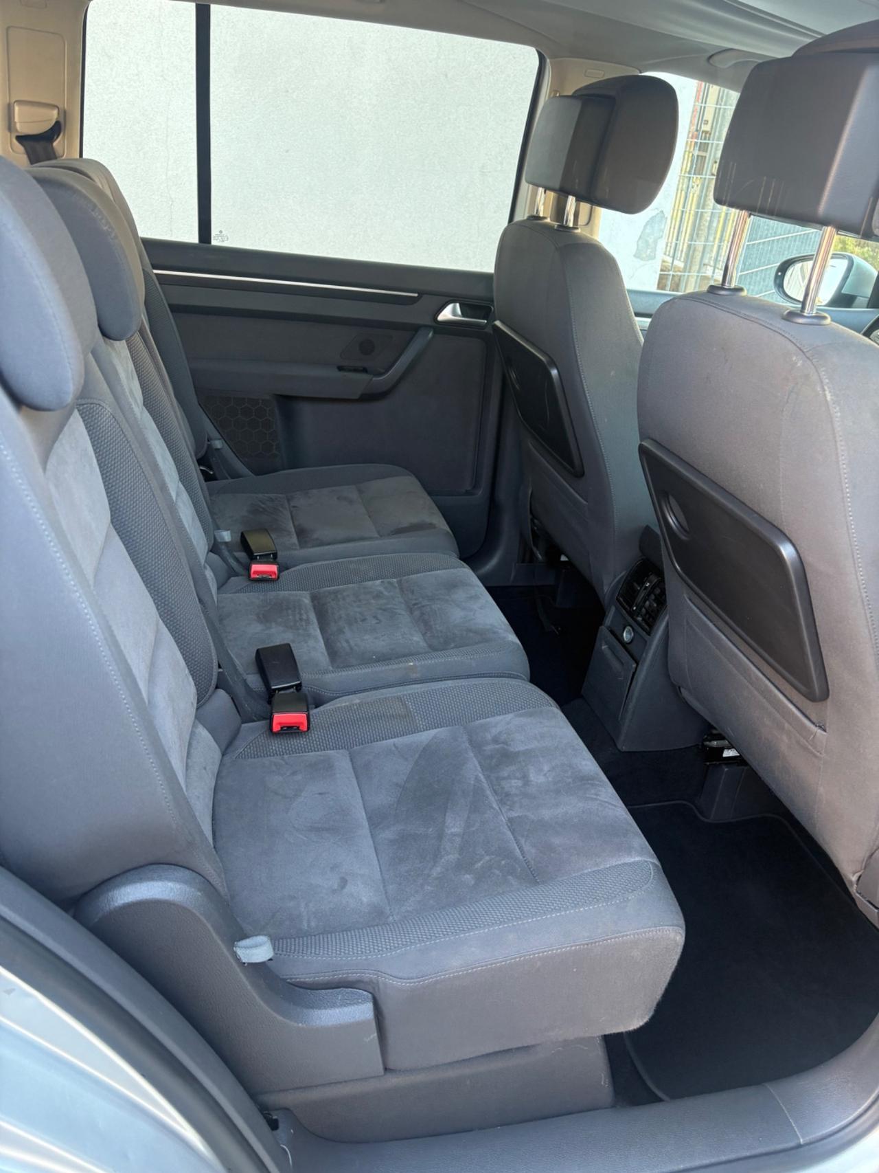 Volkswagen Touran 2.0 TDI 140 CV DSG 7 posti