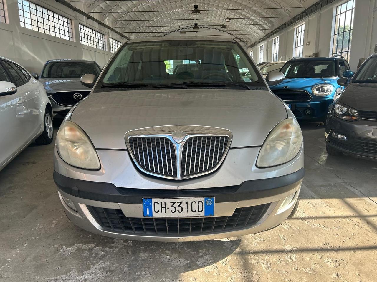 Lancia Ypsilon 1.2 16V Argento