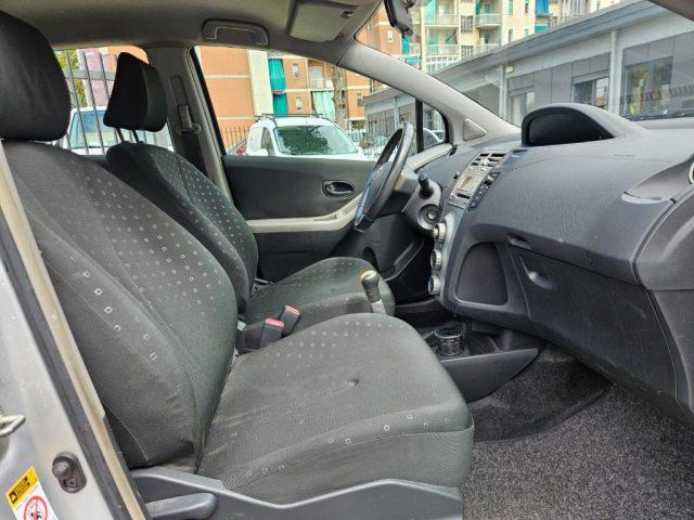TOYOTA Yaris 1.0 5 porte