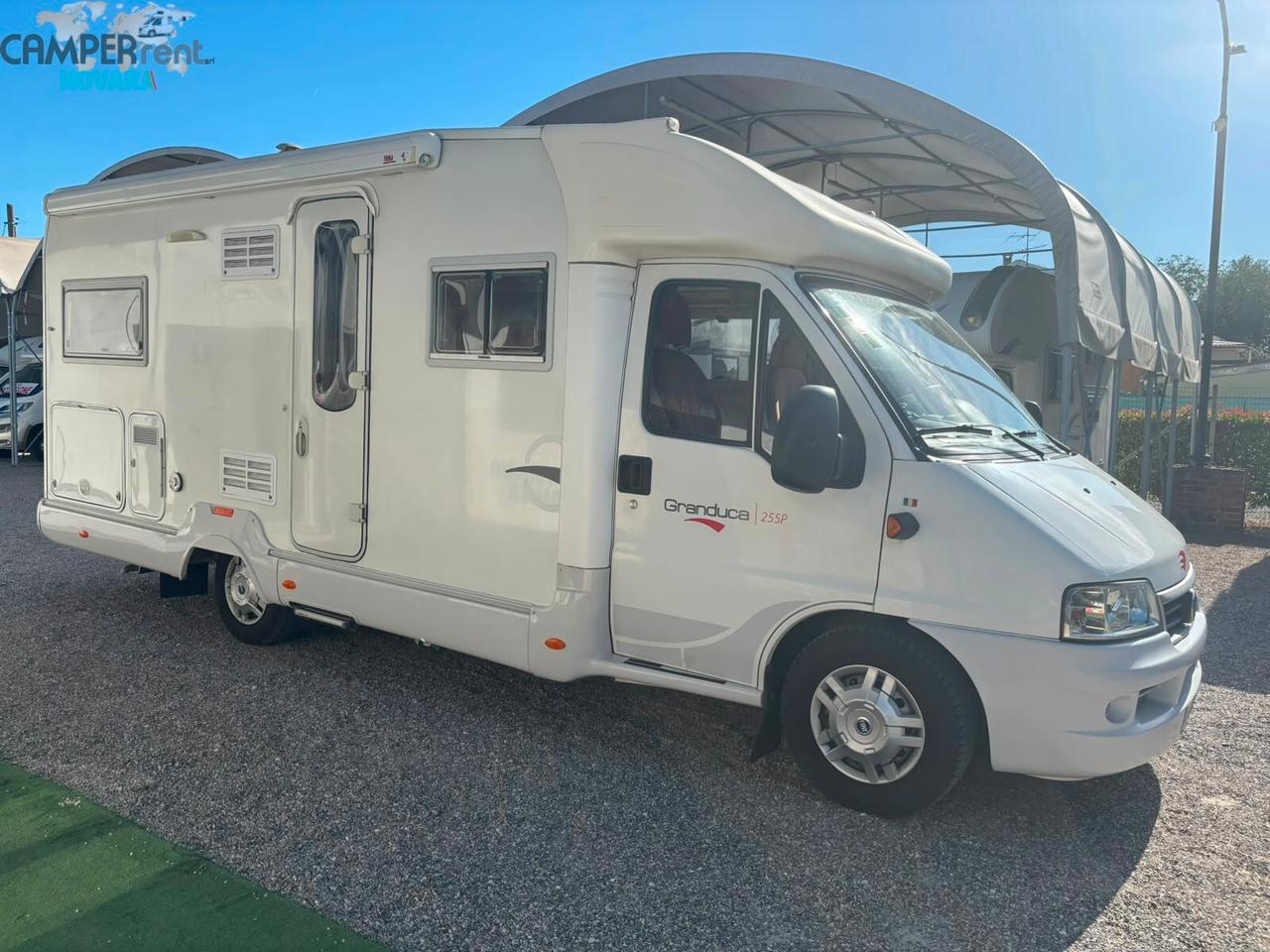 ROLLER TEAM GRANDUCA 255 P - SEMINTEGRALE CON LETTO ALLA FRANCESE ED AMPIO GARAGE (foro 92 x 61)