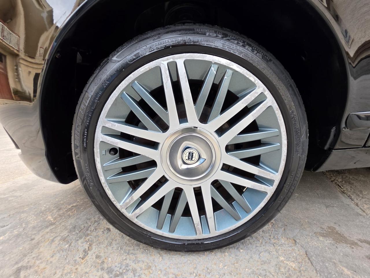 Lancia Ypsilon 1.3 MJT 105 CV Sport MomoDesign