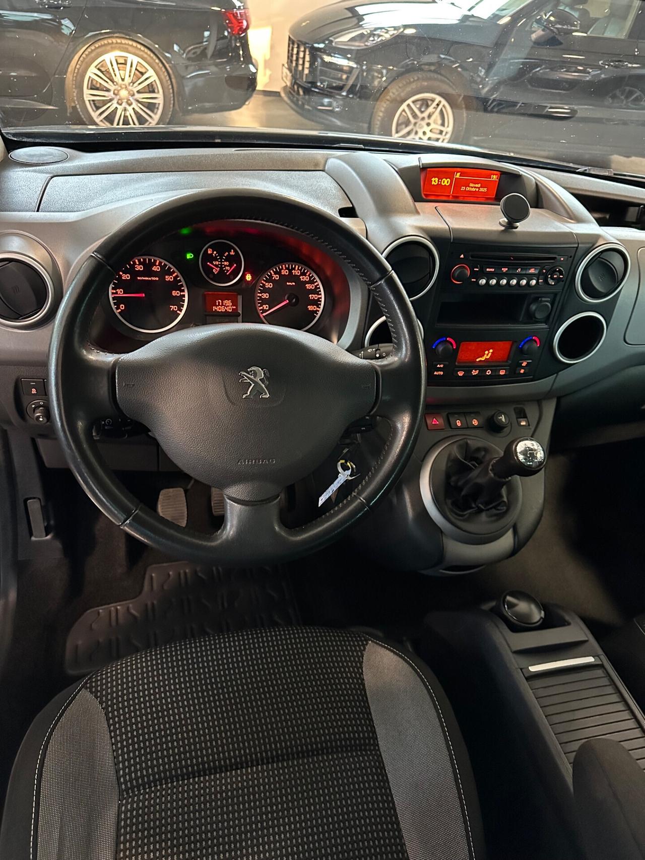 Peugeot Partner Tepee BlueHDi 100 Outdoor