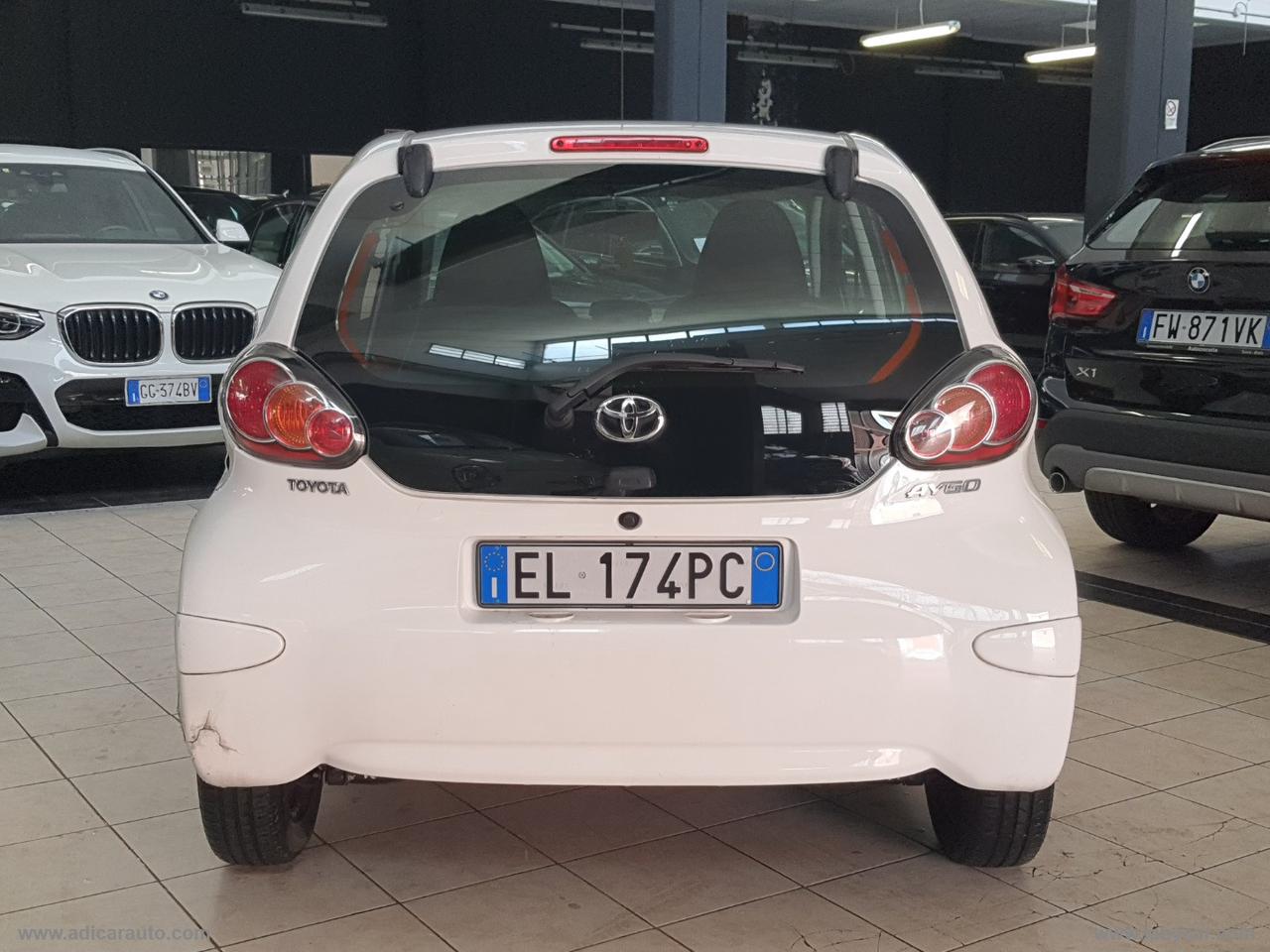 TOYOTA Aygo 1.0 VVT-i 5p. Now Connect
