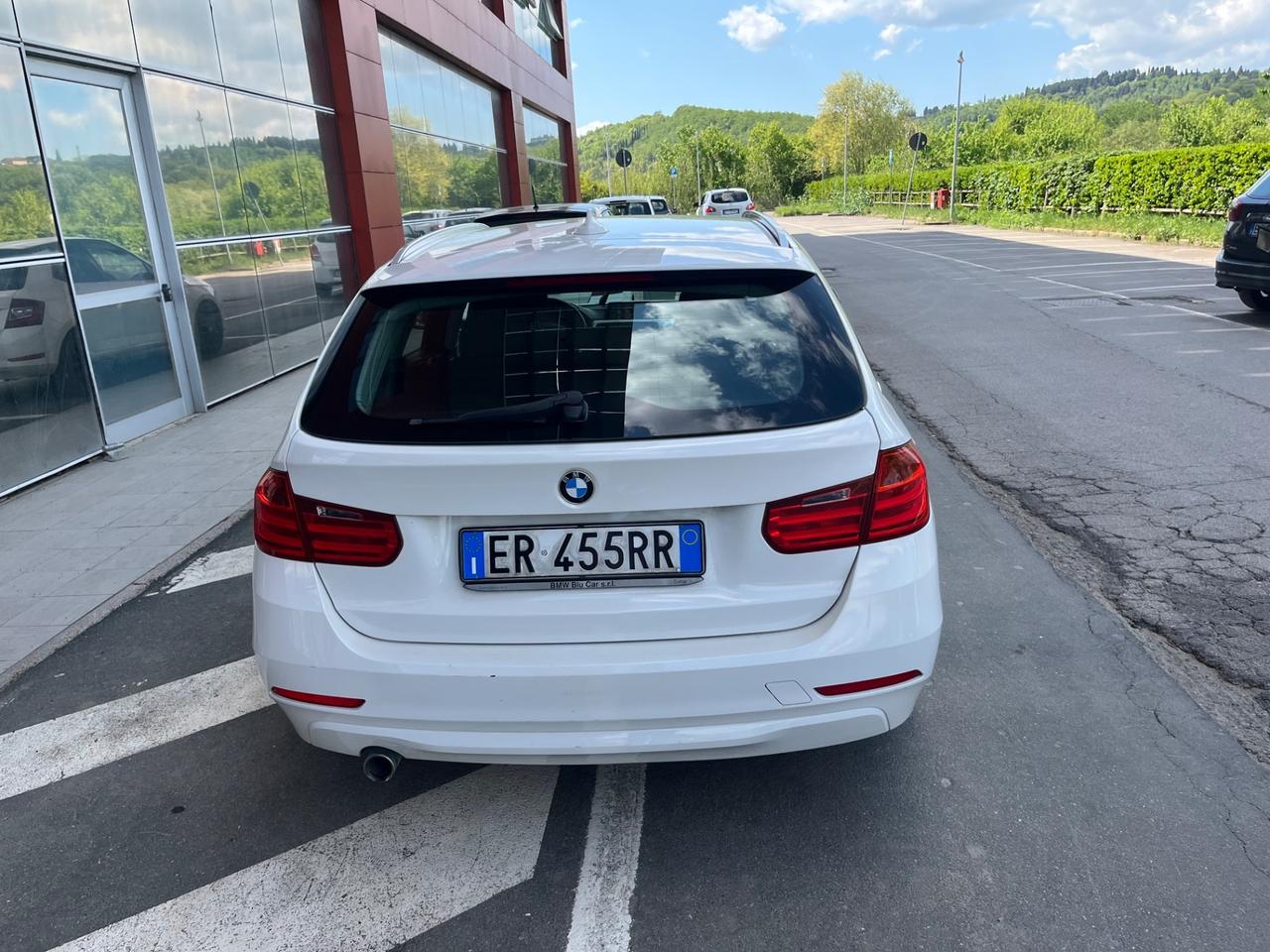 Bmw 318 318d Touring Business automatico 2013 2.0 DIESEL