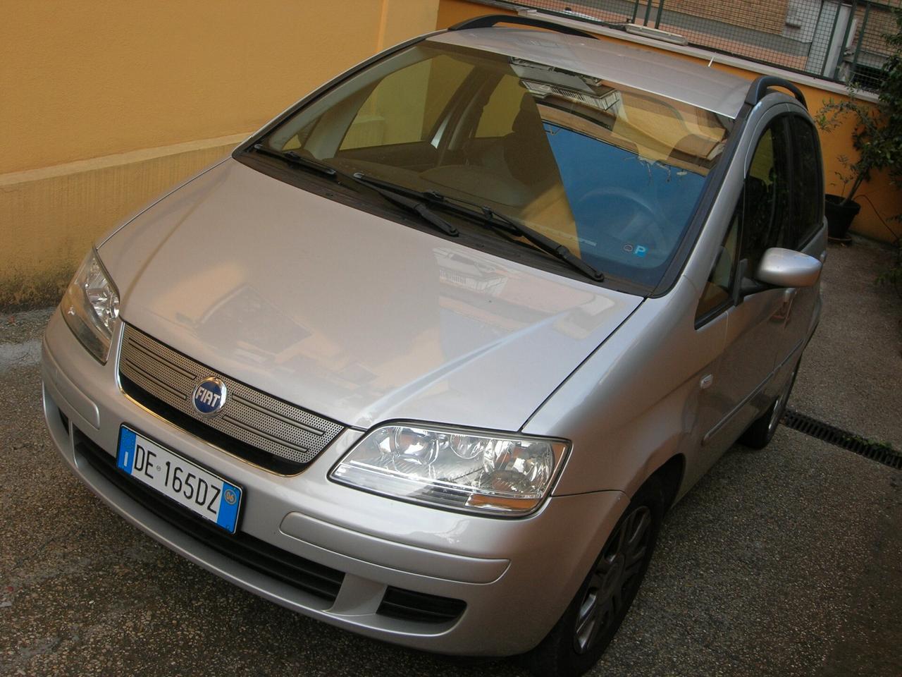 Fiat Idea 1.4 16V Emotion