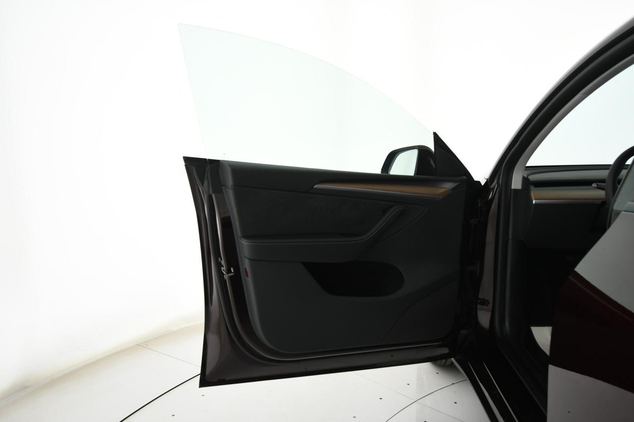 TESLA Model Y Performance Dual Motor awd +AUTOPILOT