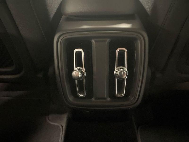 Volvo XC40 1.5 t3 Momentum Pro 163cv auto my21