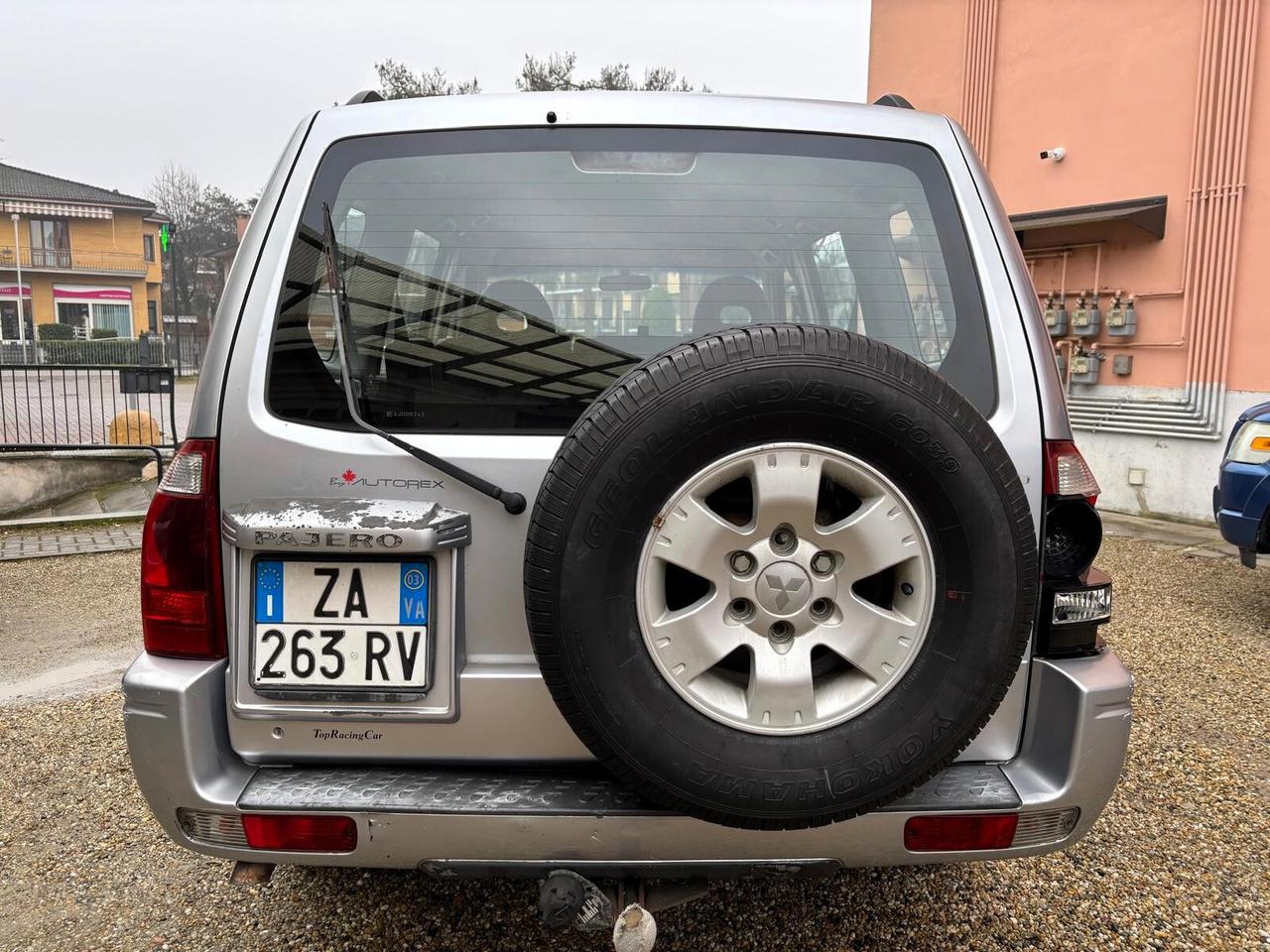 Mitsubishi Pajero 3.2 16V DI-D 5p. 7 posti gancio