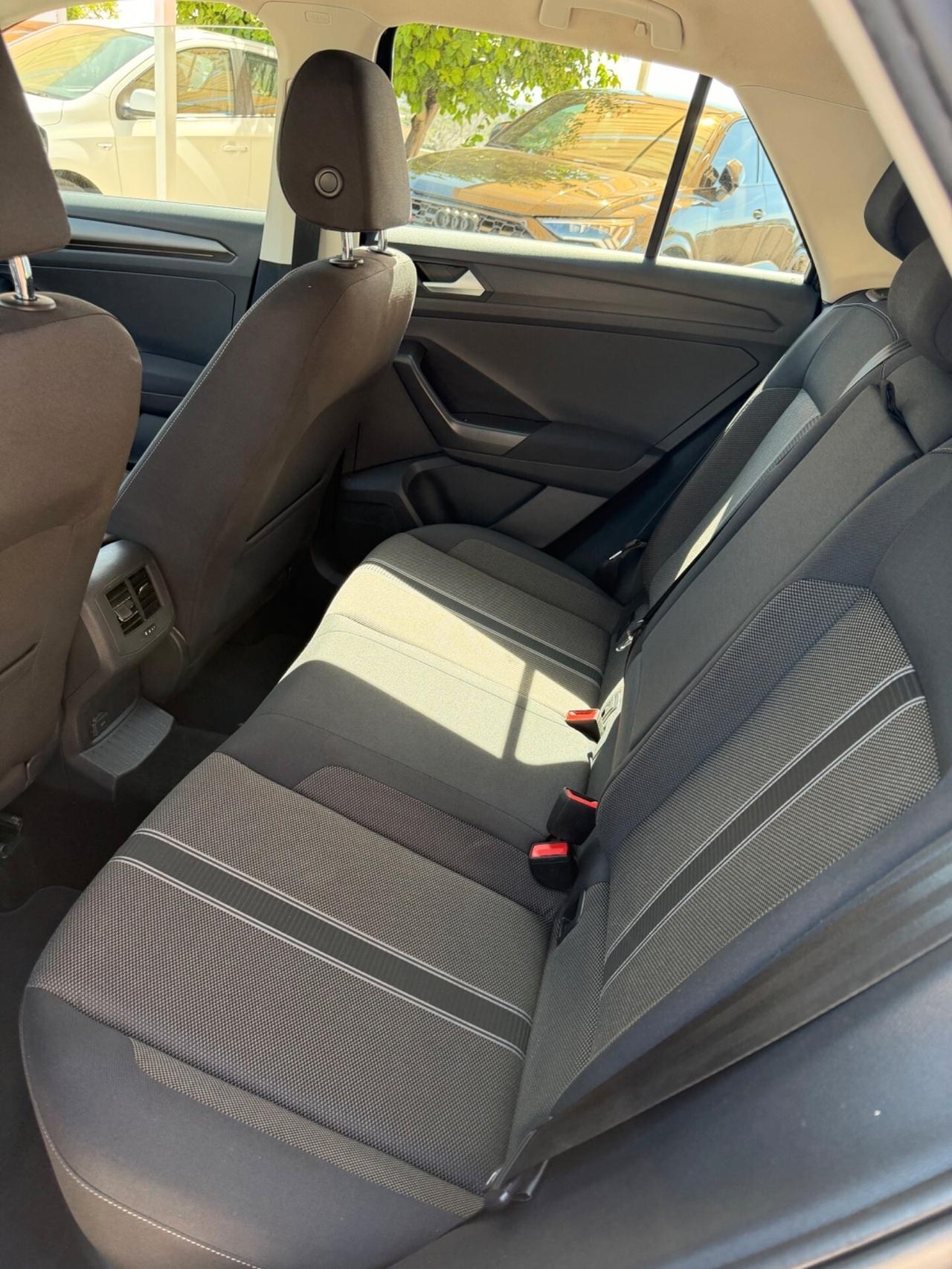 Volkswagen T-Roc 1.0 TSI 115 CV