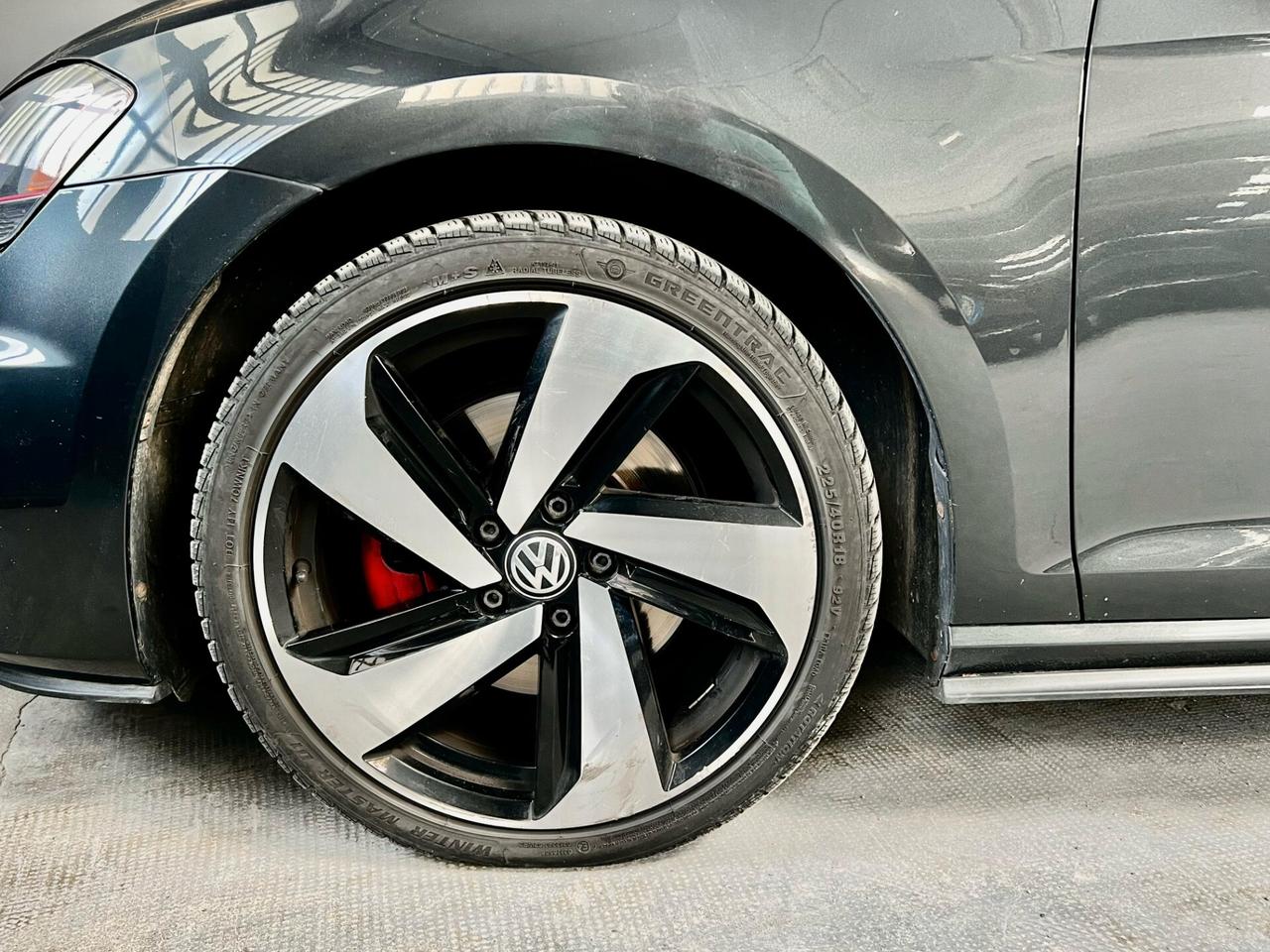 Volkswagen Golf GTI Golf GTI Performance 2.0 TSI 3p. fender edition