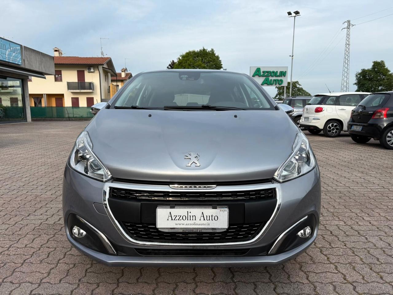 PEUGEOT 208 1.2 BENZ KM 49.066 SI A NEOPATENTATI