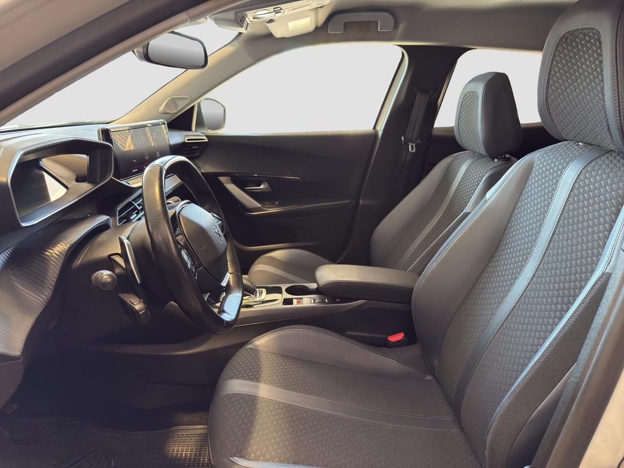 Peugeot 2008 1.5 bluehdi 130cv Allure automatica 2020