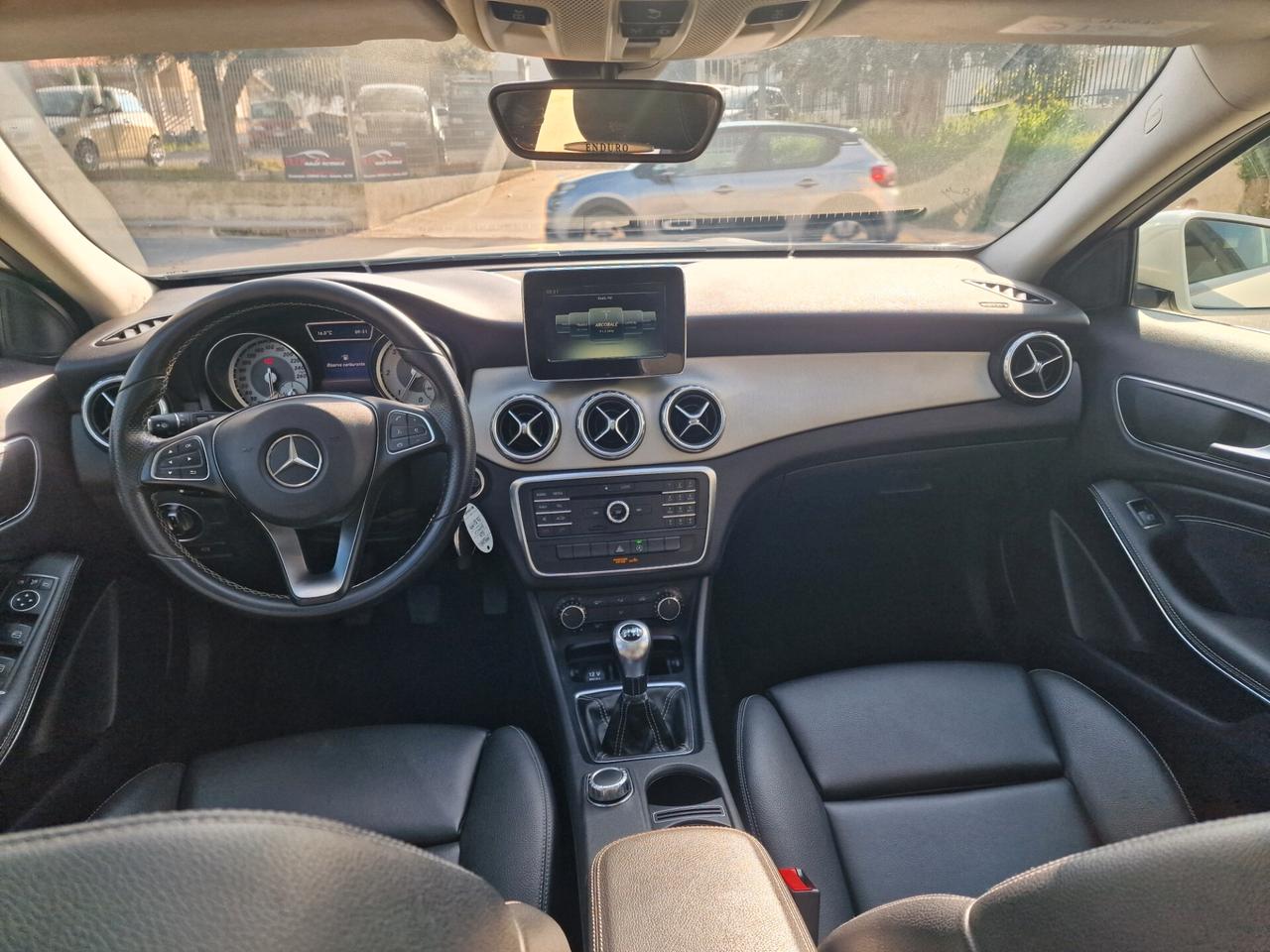 Mercedes-benz GLA 200 d Premium