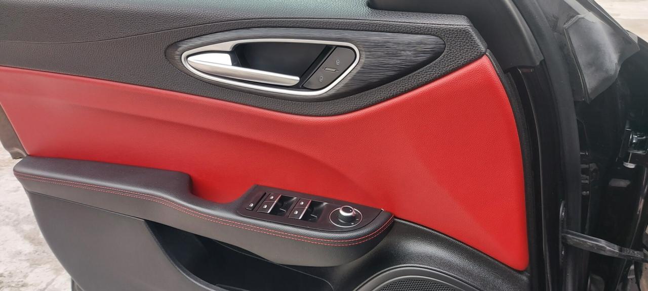 Alfa Romeo Giulia 2.2 Turbodiesel 180 CV AT8 Eco Business