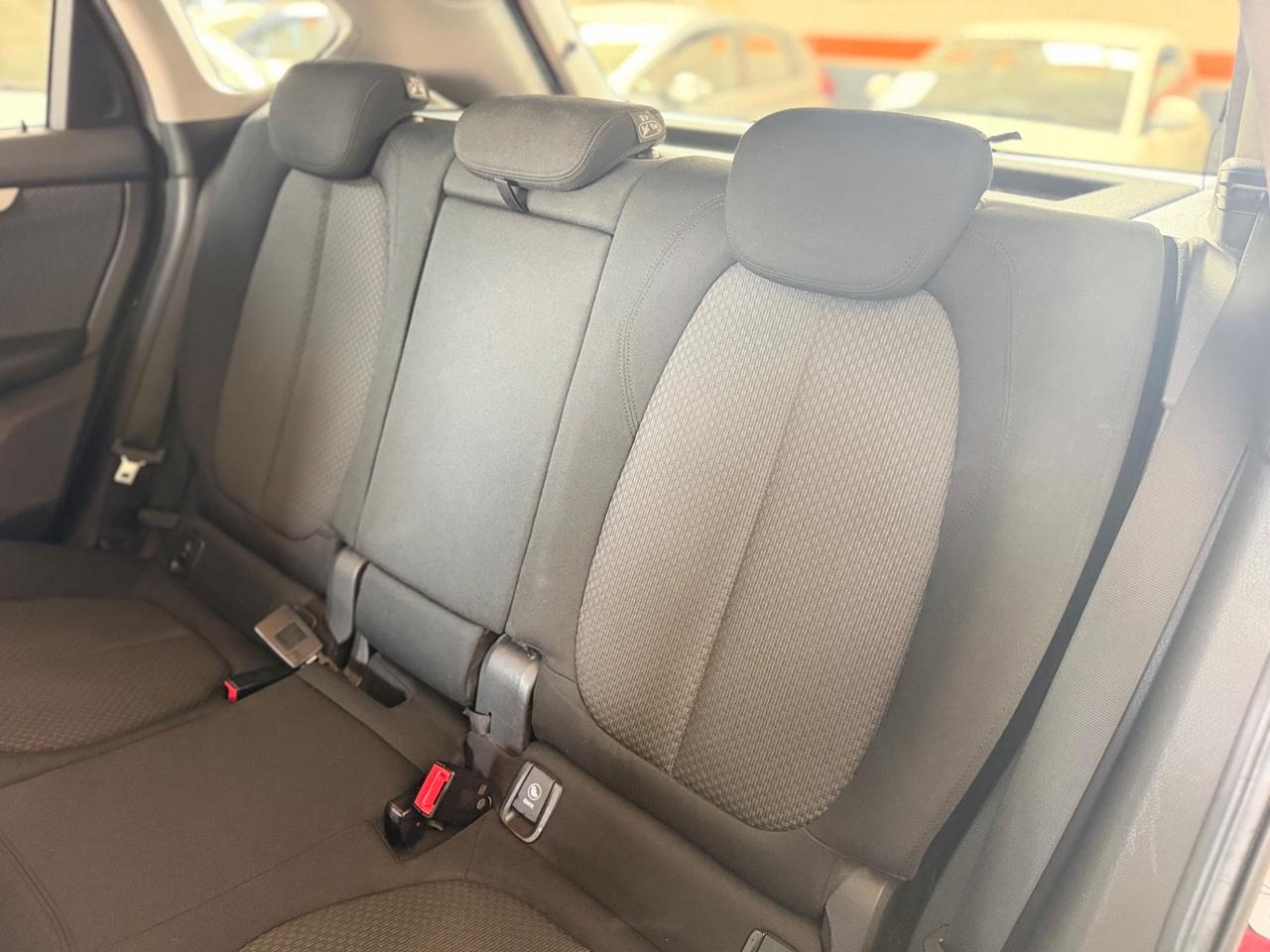 Bmw 218 218i Advantage AUTOMATICO NEOPATENTATI