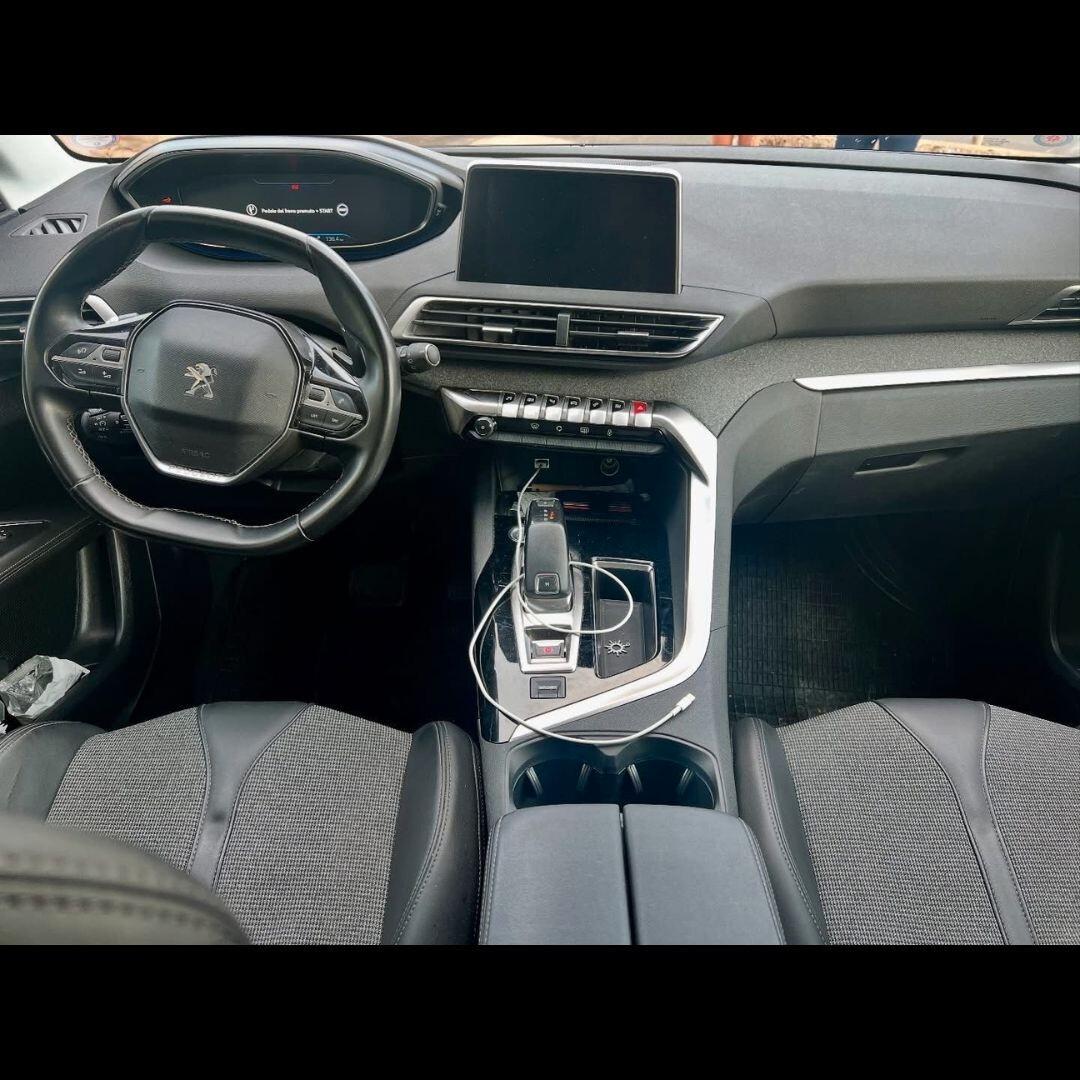 Peugeot 3008 BlueHDi 130cv **FULL**