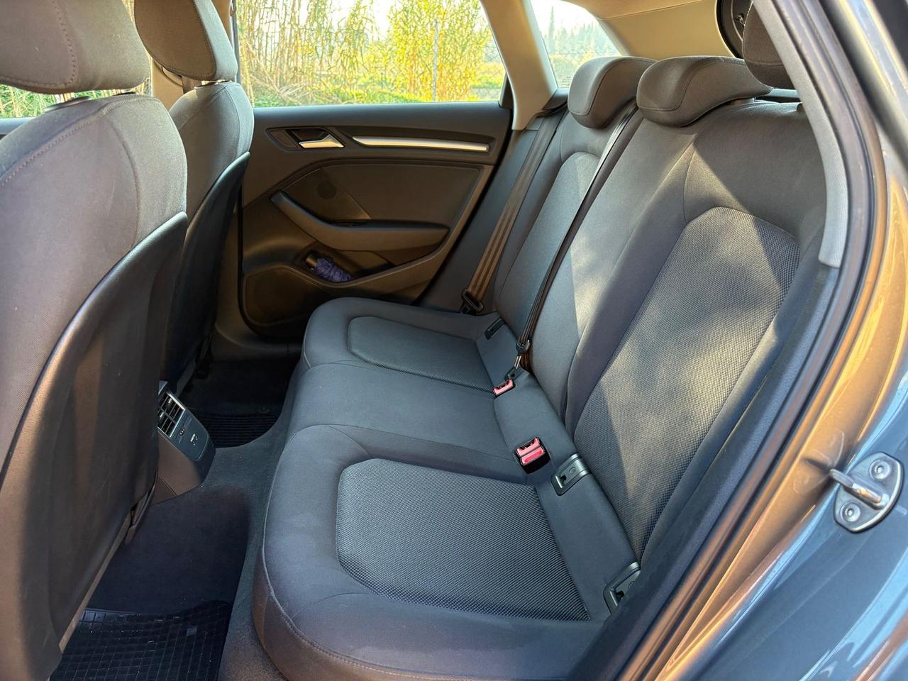 Audi A3 1.6 30 TDI Admired #8285